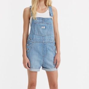 Levi overall shorts large